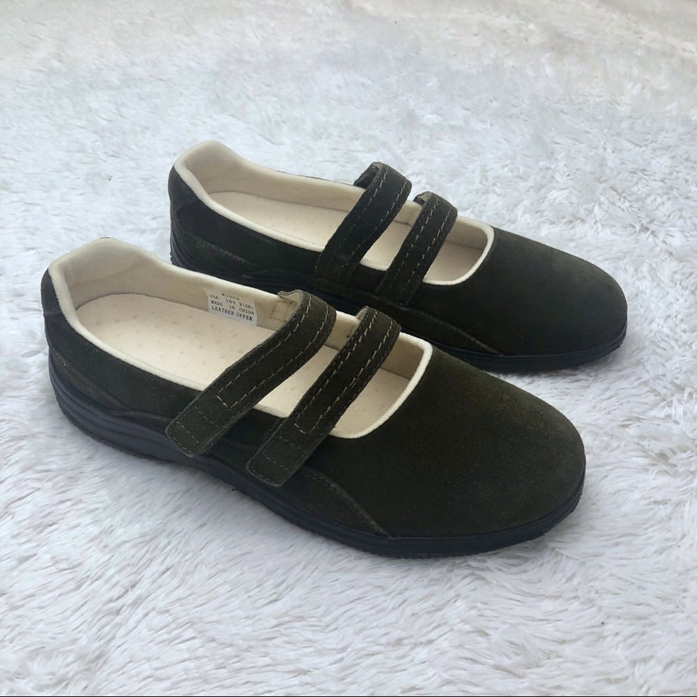 Propét Twilight Walker Olive Suede Size 10.5